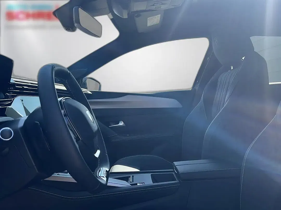 Peugeot 408 PHEV GT - Thumbnail 8