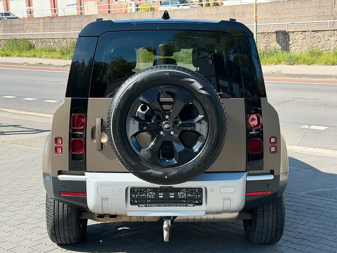 Land Rover Defender AUT 110 HSE - Thumbnail 10