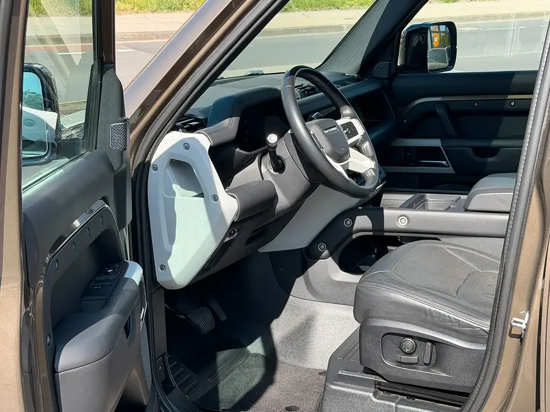 Land Rover Defender AUT 110 HSE - Thumbnail 12