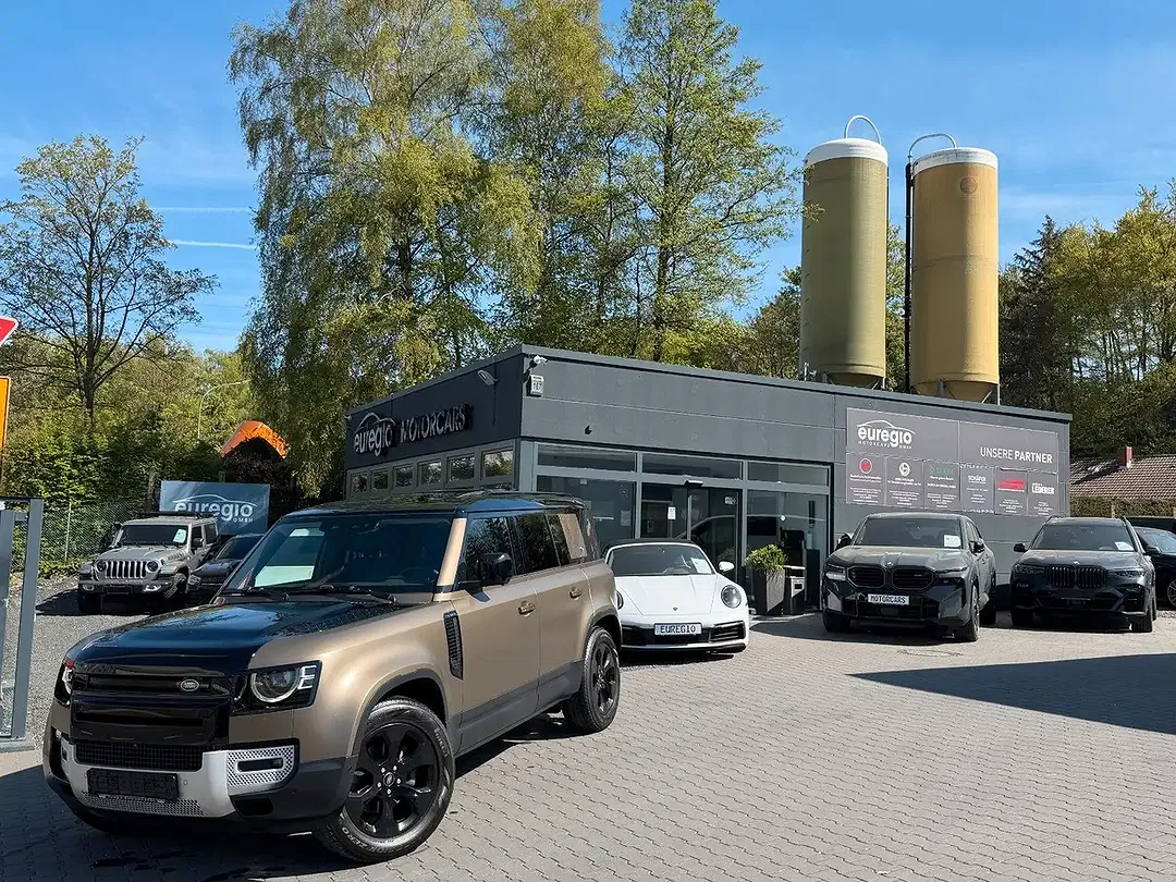 Land Rover Defender AUT 110 HSE - Thumbnail 3