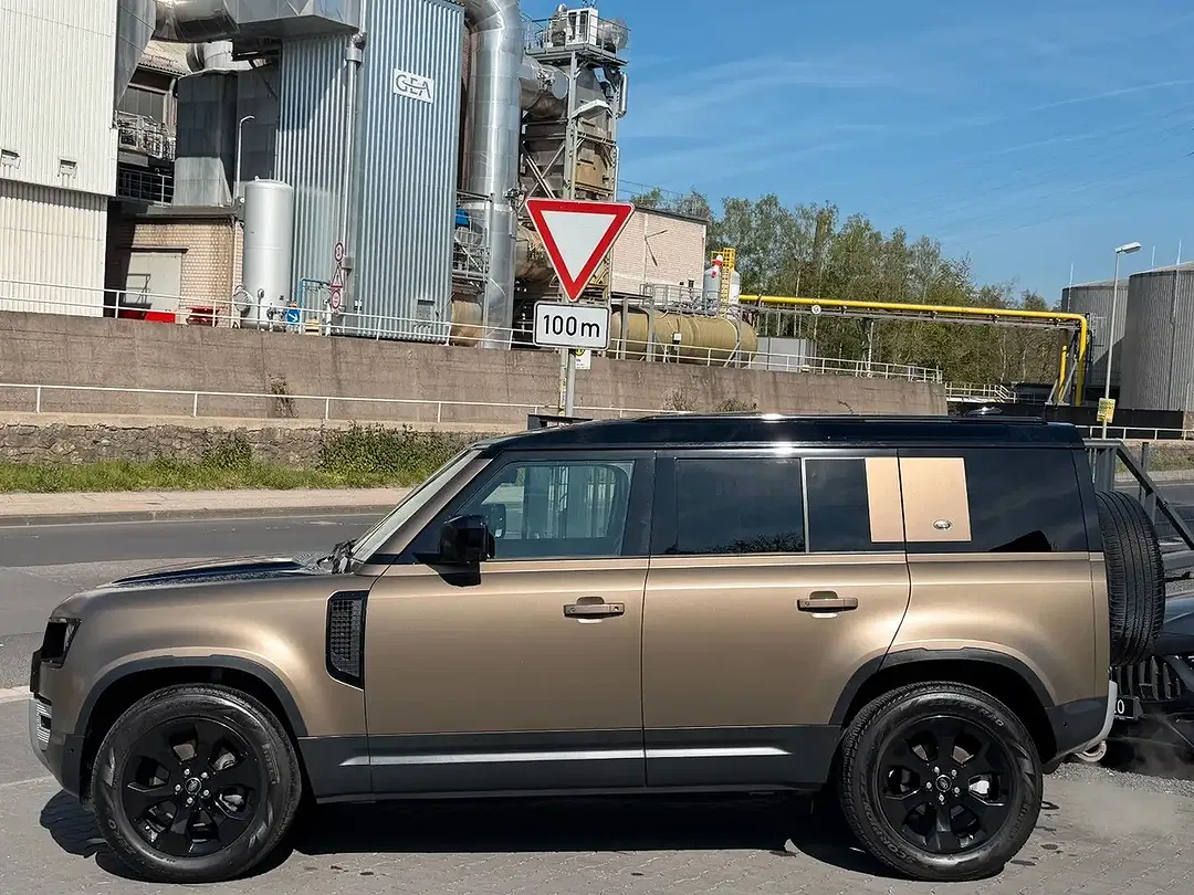 Land Rover Defender AUT 110 HSE - Thumbnail 7