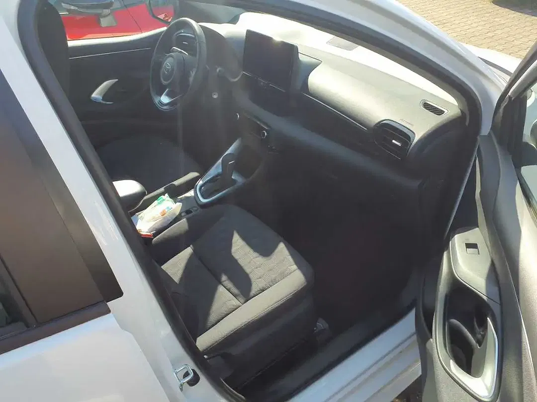 Toyota Yaris 1.5 Comfort - Thumbnail 10