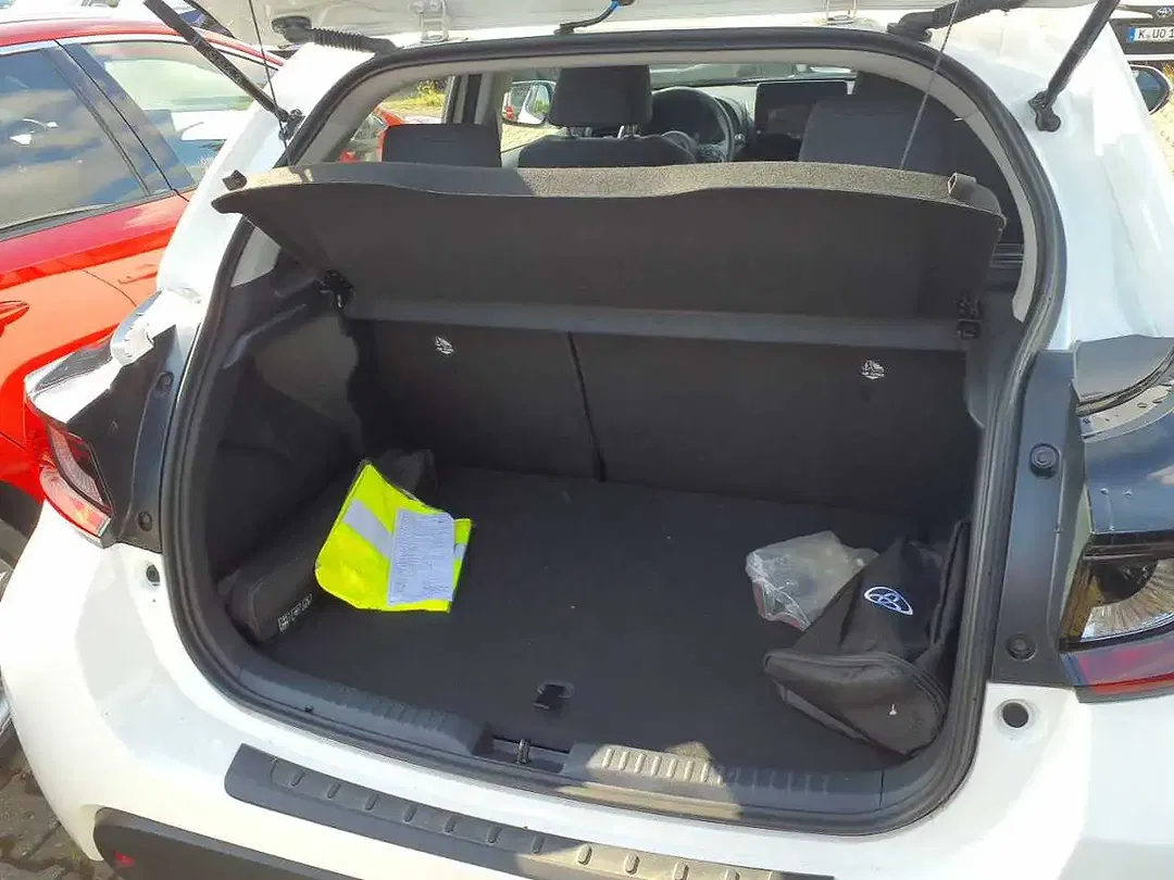 Toyota Yaris 1.5 Comfort - Thumbnail 12