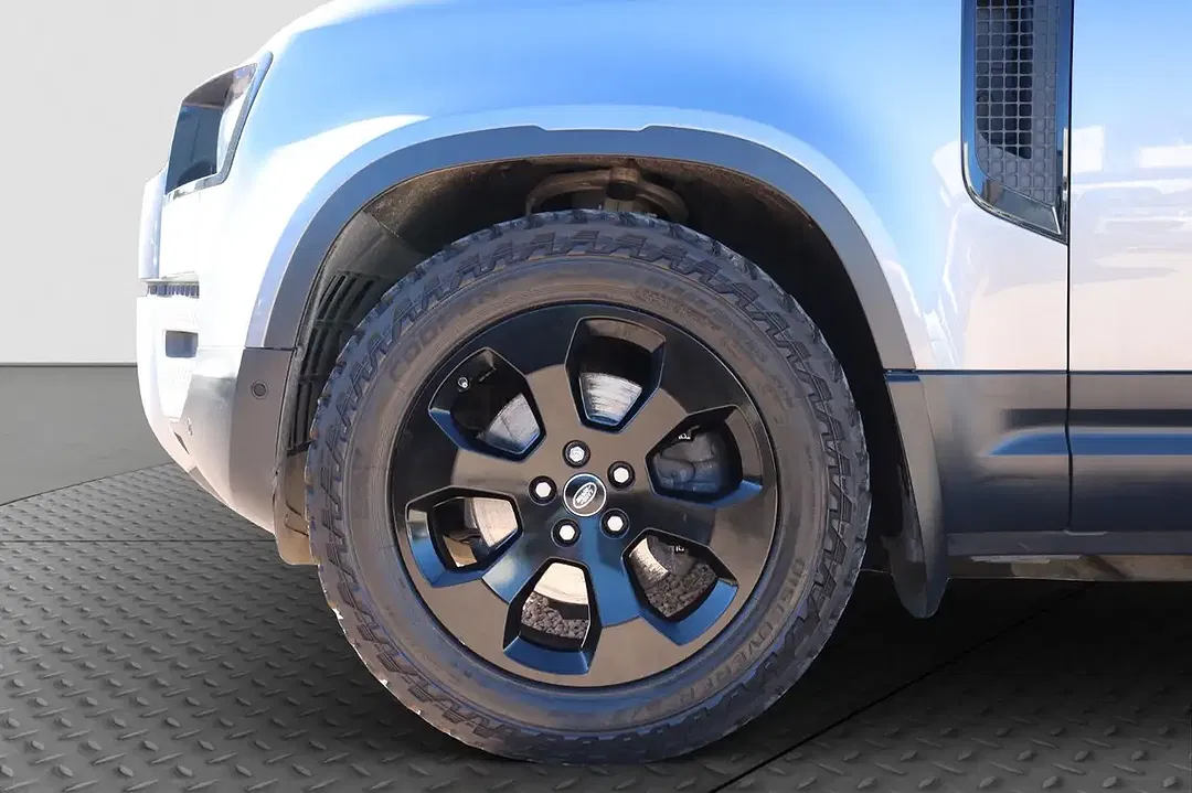 Land Rover Defender D240 4x4 S - Thumbnail 8