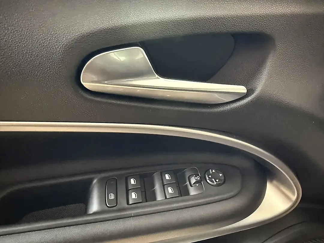 Jeep Avenger Summit - Thumbnail 10