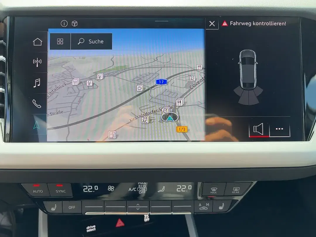 Audi Q4 e-tron 40 - Thumbnail 6