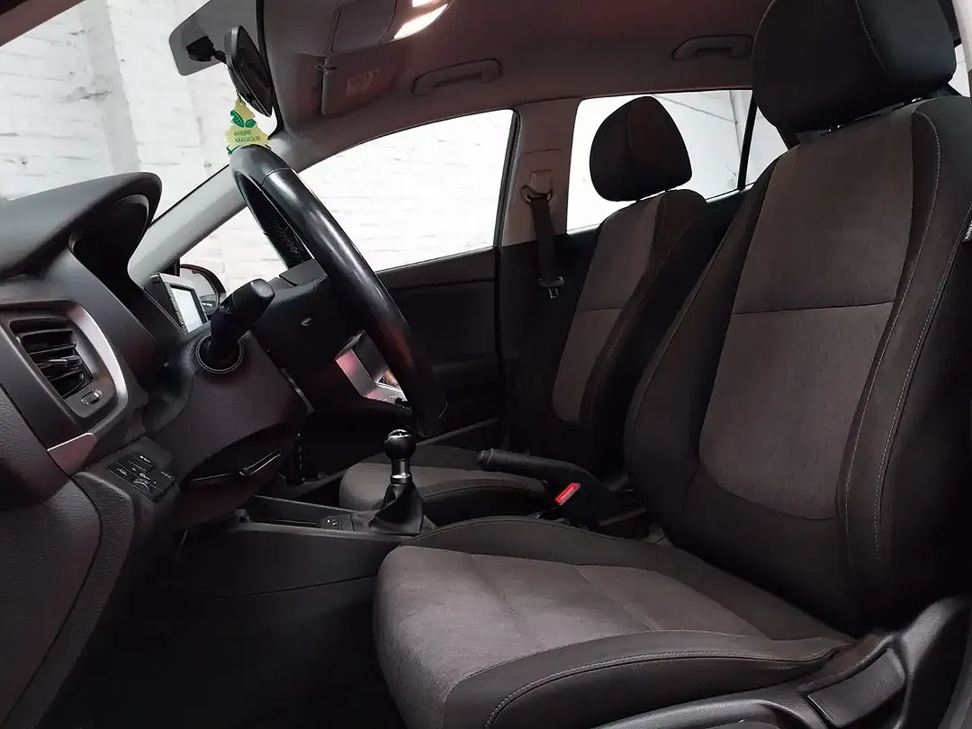 Kia Stonic 1.2 - Thumbnail 6