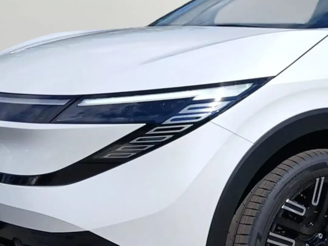 Nissan Leaf Evolve - Thumbnail 4
