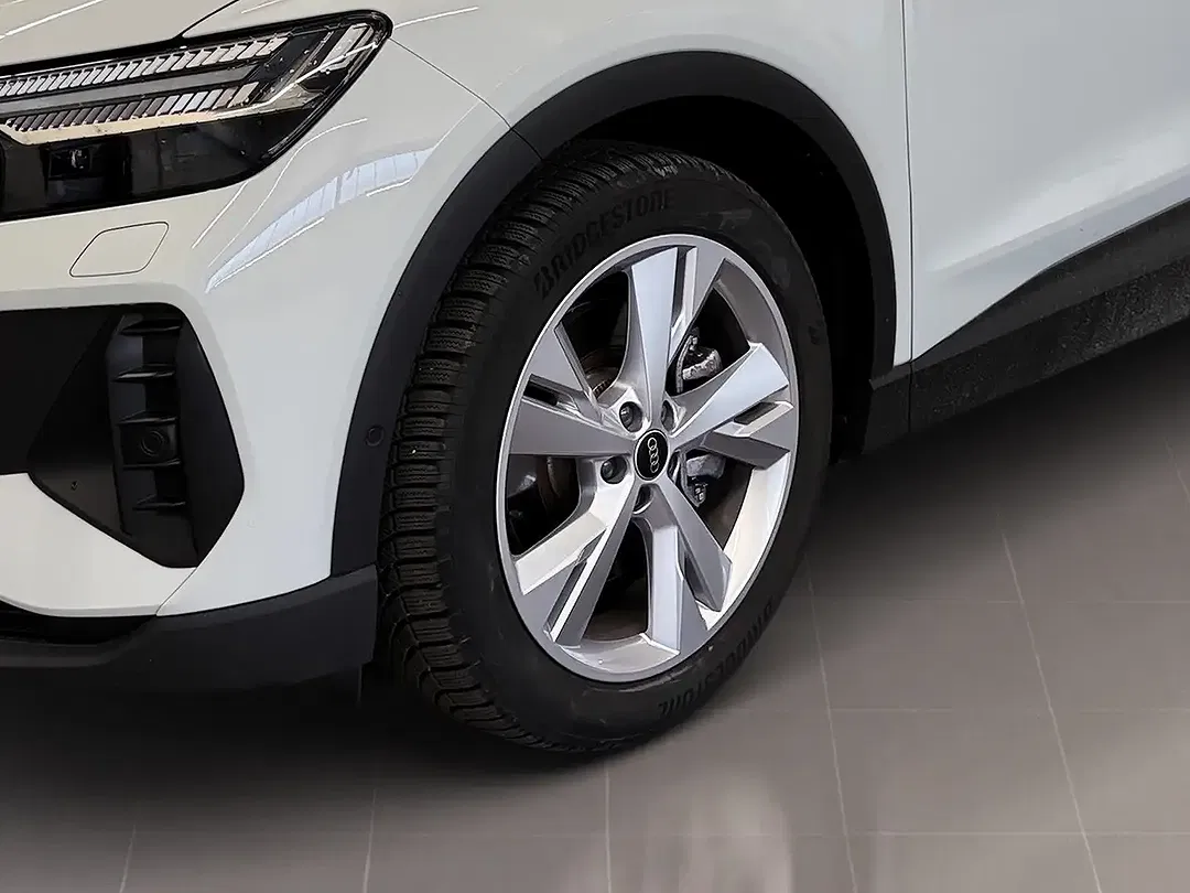 Audi Q4 e-tron 45 Matrix LED Sportback - Thumbnail 6