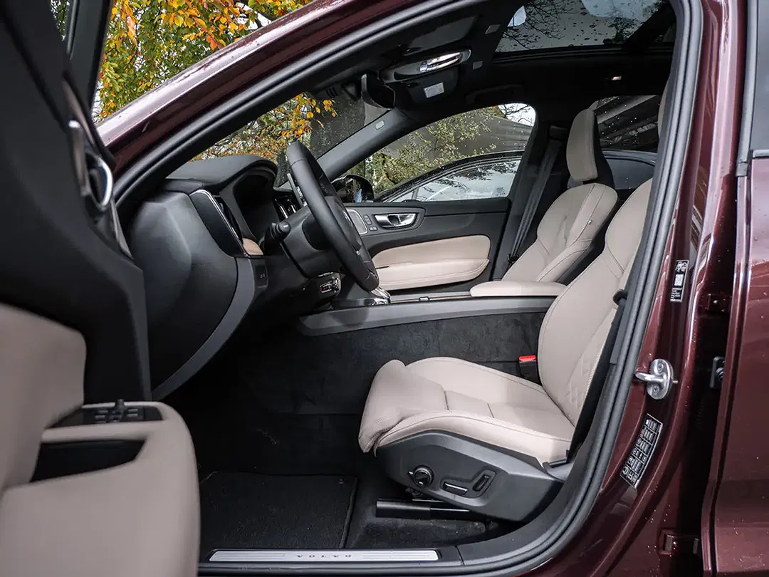 Volvo XC60 T8 AWD Ultra Dark - Thumbnail 11