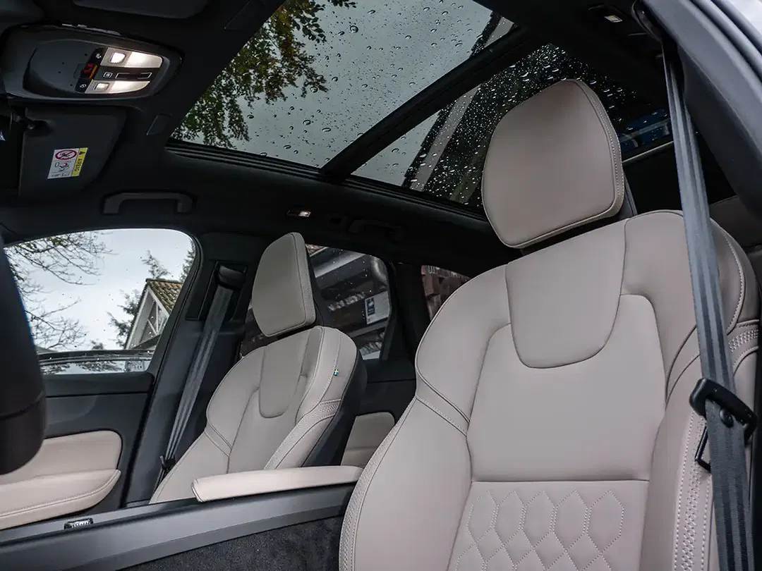 Volvo XC60 T8 AWD Ultra Dark - Thumbnail 12