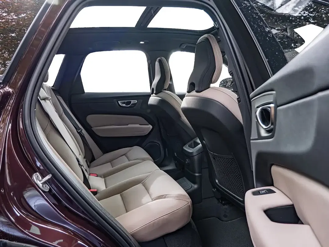 Volvo XC60 T8 AWD Ultra Dark - Thumbnail 6