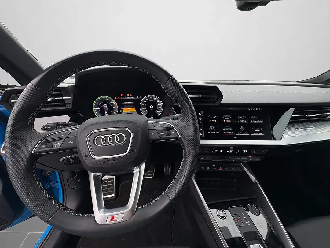 Audi A3 40 TFSI e S line - Thumbnail 3