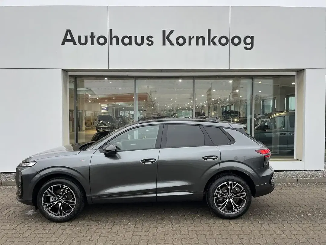 Audi Q3 2.0 TDI S tronic S line - Thumbnail 1