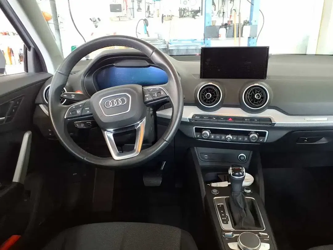 Audi Q2 35 1.5 TFSI S line - Thumbnail 3