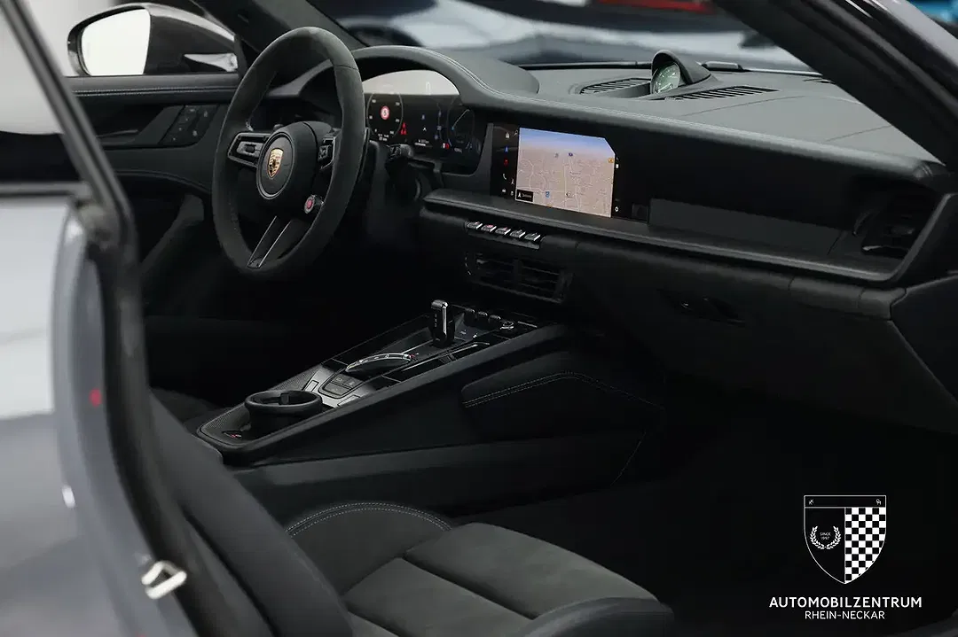 Porsche 911 4 Carrera GTS - foto 15
