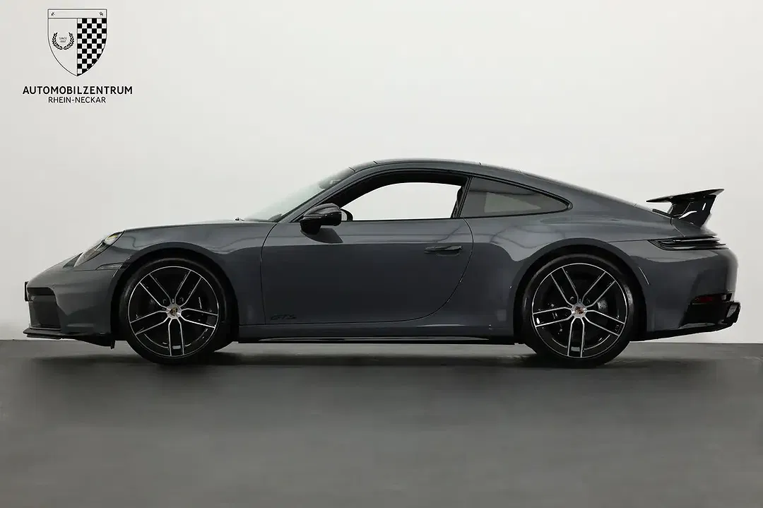 Porsche 911 4 Carrera GTS - Thumbnail 4