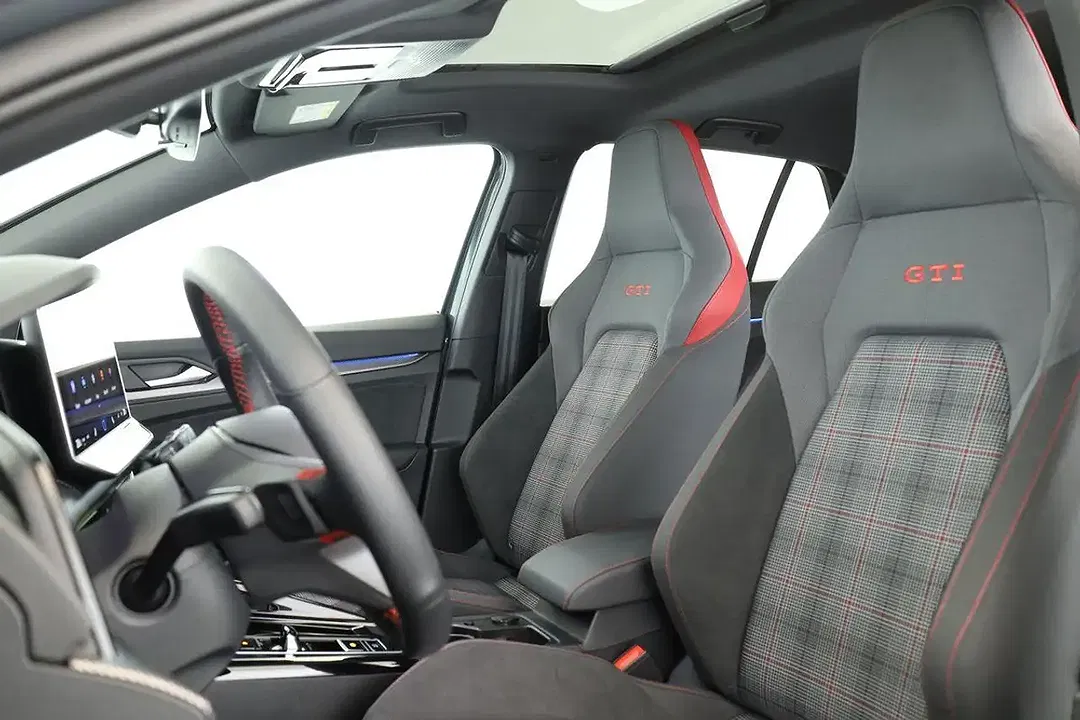 Volkswagen Golf DSG GTI Black Edition - Thumbnail 14