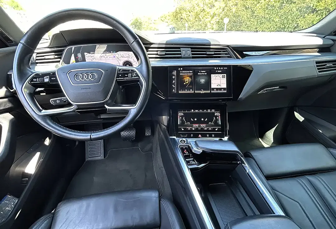 Audi e-tron 55 quattro Sportback S line - Thumbnail 11