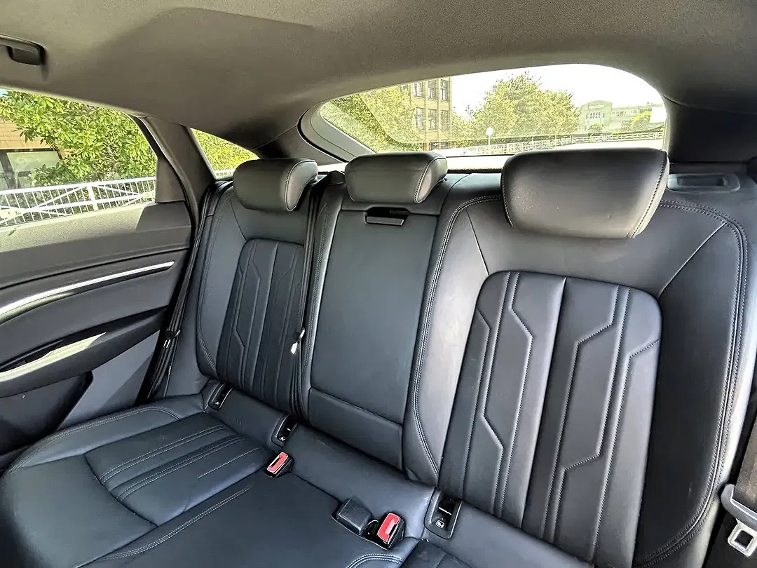 Audi e-tron 55 quattro Sportback S line - Thumbnail 13