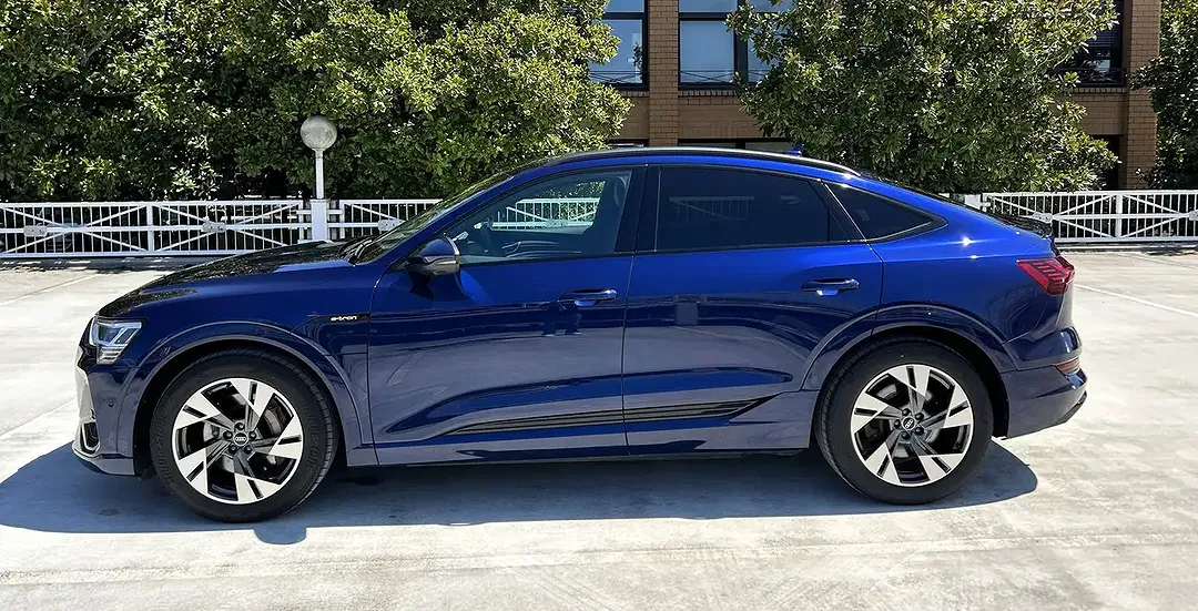 Audi e-tron 55 quattro Sportback S line - Thumbnail 3