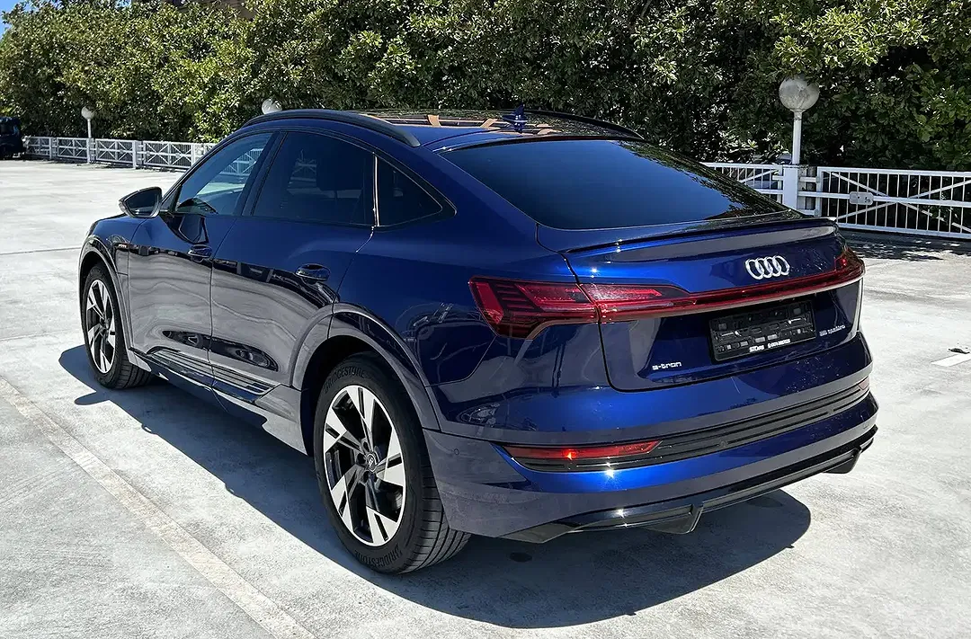 Audi e-tron 55 quattro Sportback S line - Thumbnail 4