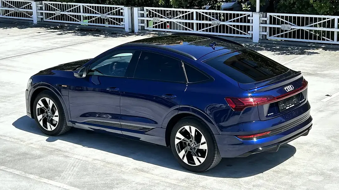 Audi e-tron 55 quattro Sportback S line - Thumbnail 5