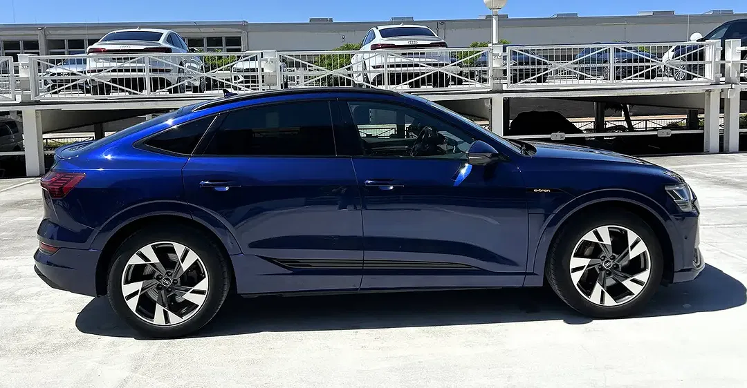 Audi e-tron 55 quattro Sportback S line - Thumbnail 8