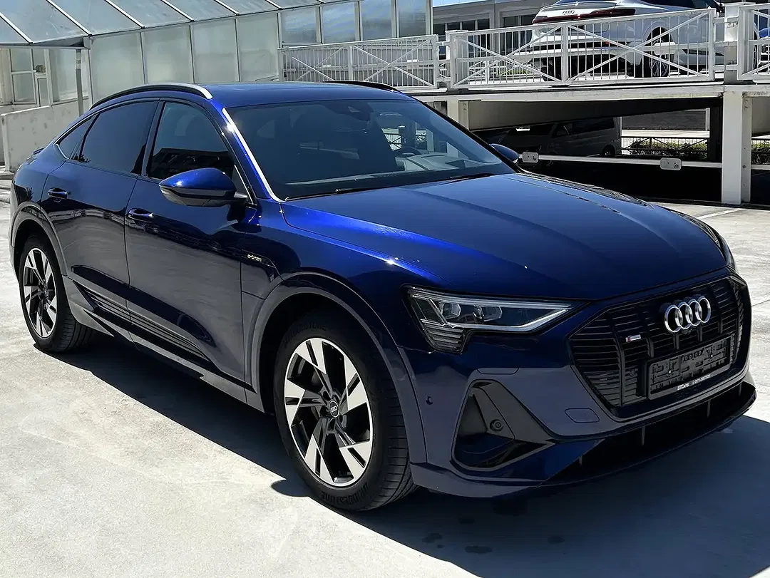 Audi e-tron 55 quattro Sportback S line - Thumbnail 9