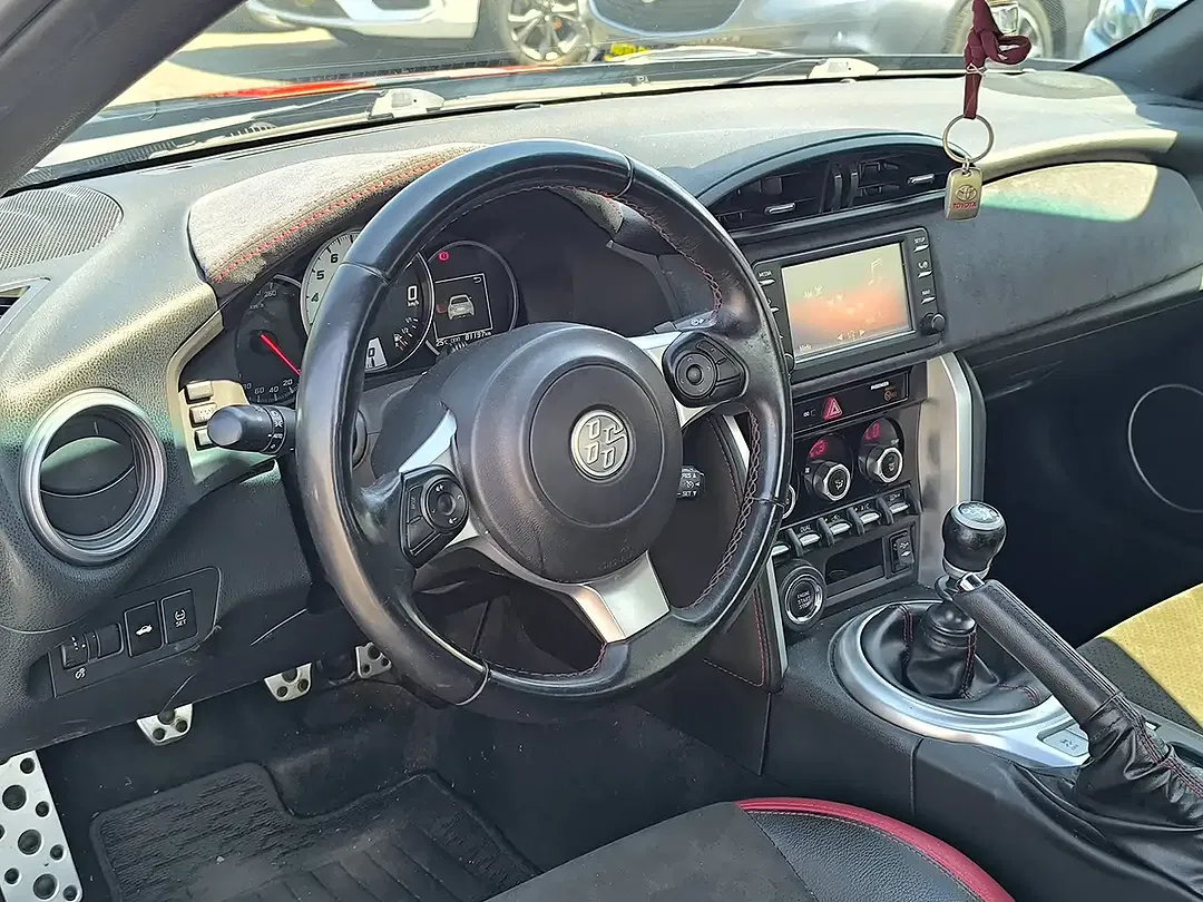 Toyota GT86 - Thumbnail 11