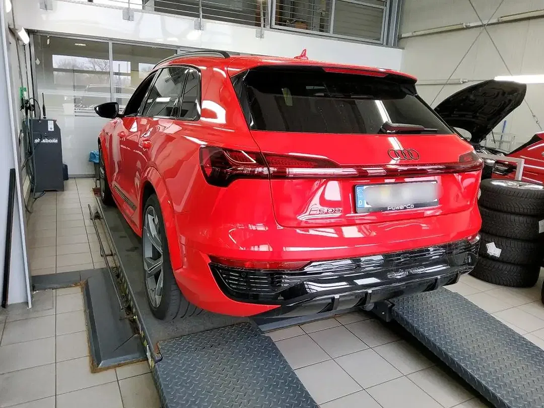 Audi SQ8 e-tron quattro - Thumbnail 4