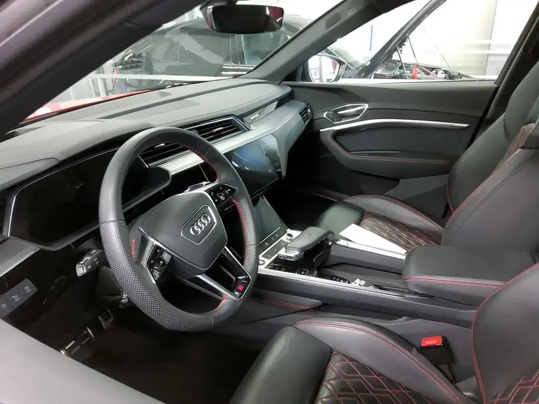 Audi SQ8 e-tron quattro - Thumbnail 5