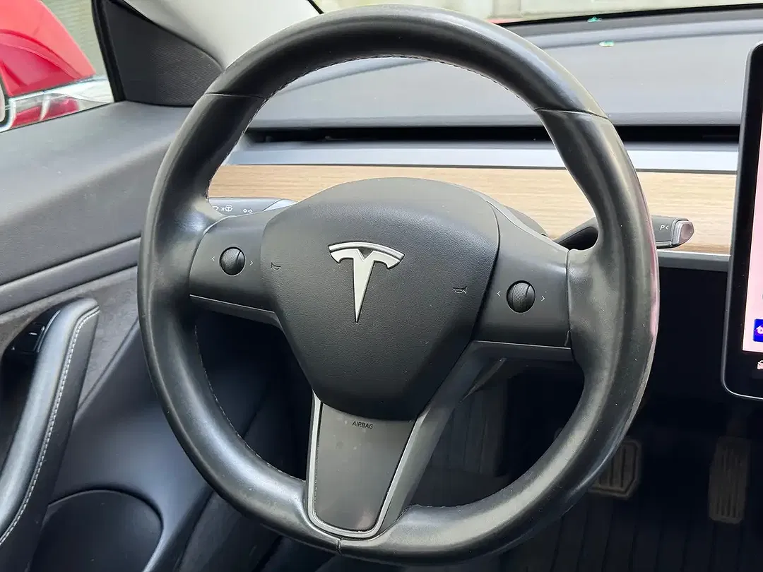 Tesla Model 3 Standard Range Plus - Thumbnail 11