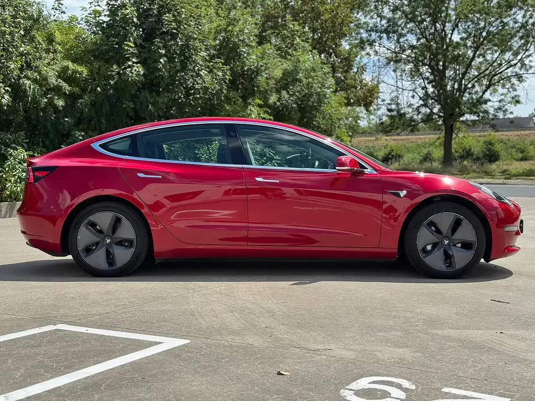 Tesla Model 3 Standard Range Plus - Thumbnail 7