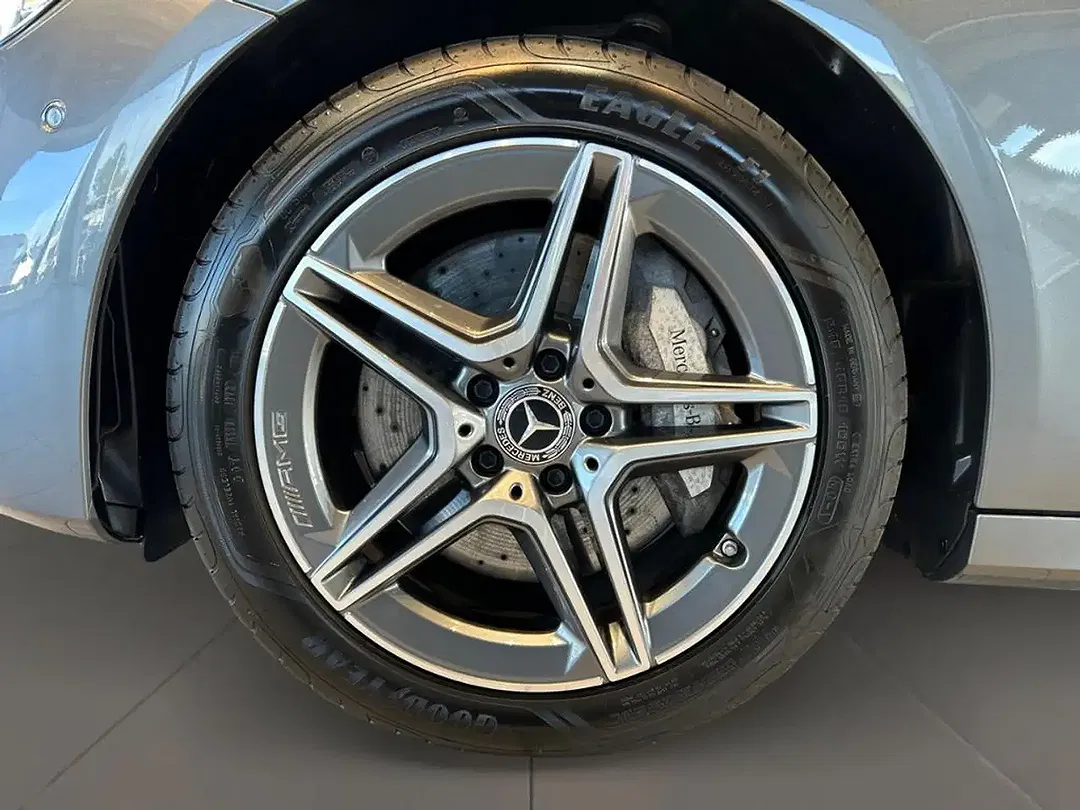 Mercedes-Benz E 300 AMG MBUX - Thumbnail 9