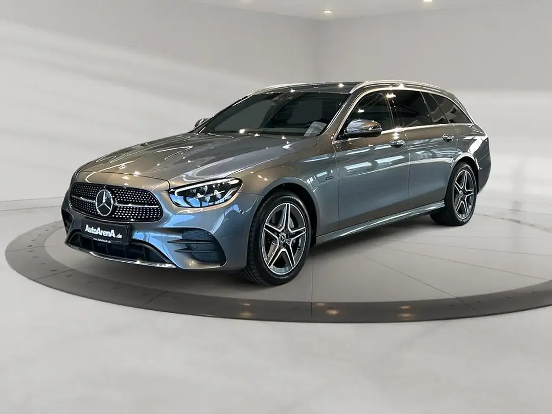 Mercedes-Benz E 300 AMG MBUX - Thumbnail 1