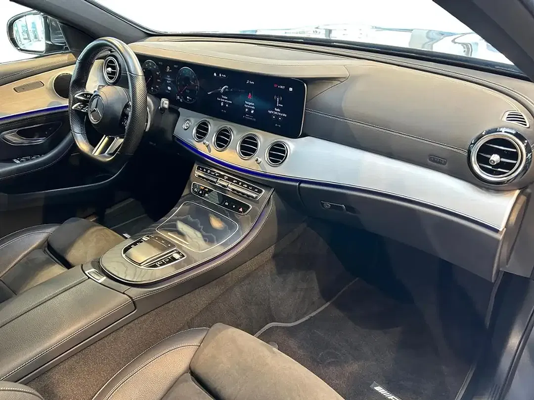 Mercedes-Benz E 300 AMG MBUX - Thumbnail 4