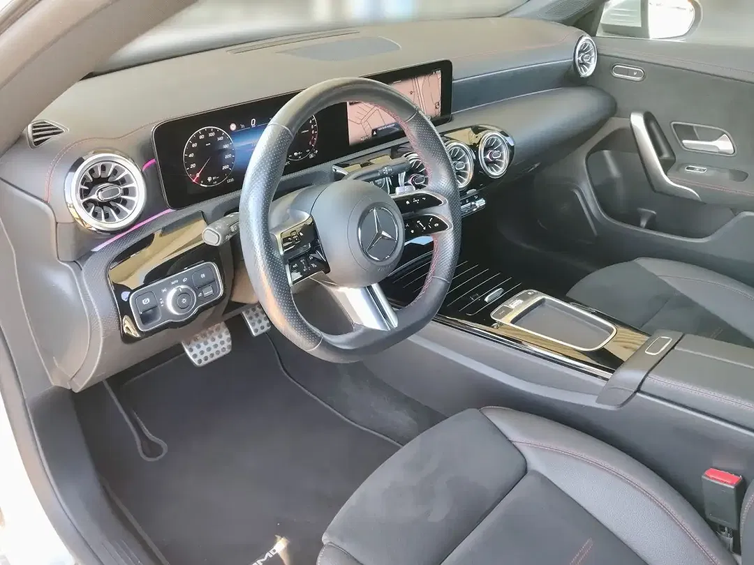 Mercedes-Benz CLA 250 AMG Line - Thumbnail 9