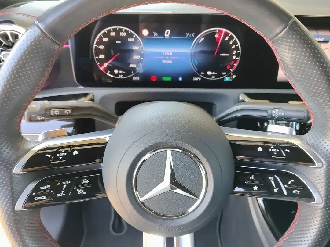 Mercedes-Benz CLA 250 AMG Line - Thumbnail 10