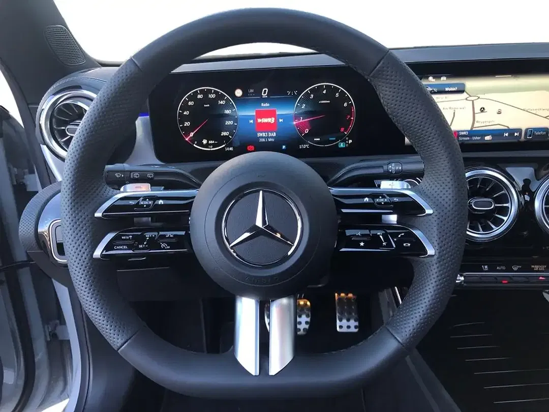 Mercedes-Benz CLA 200 AMG MBUX Night - Thumbnail 10
