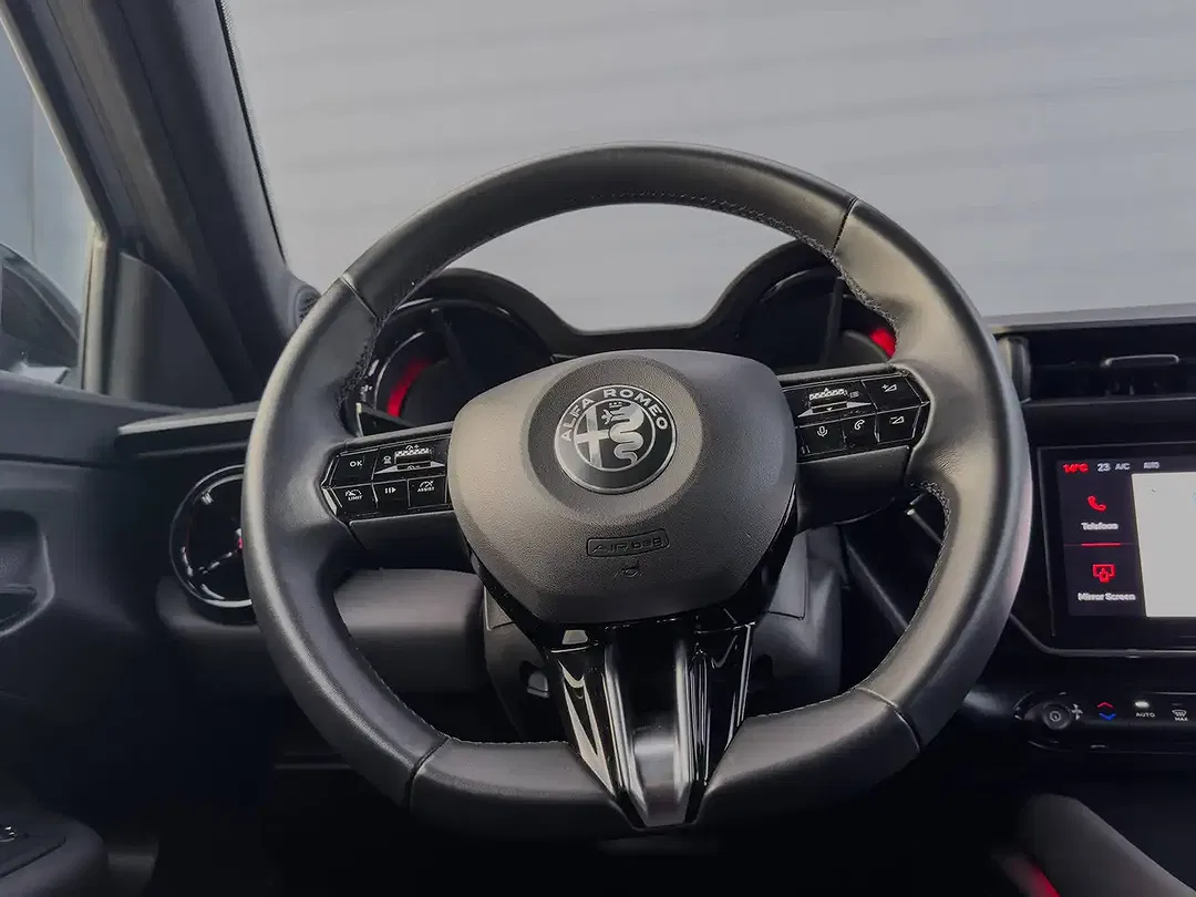 Alfa Romeo Junior 1.2 Hybrid - Thumbnail 10