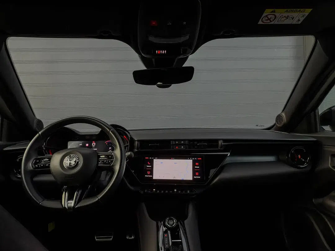 Alfa Romeo Junior 1.2 Hybrid - Thumbnail 13