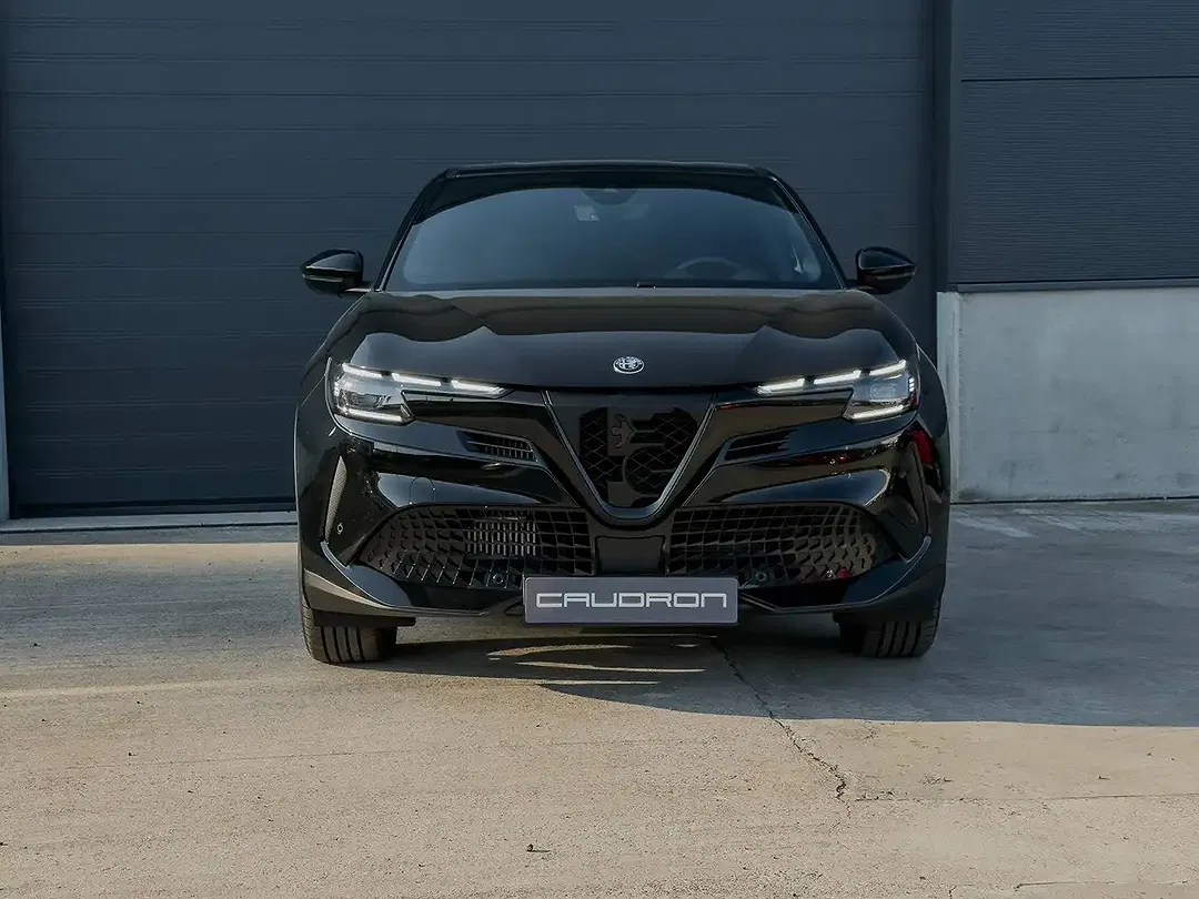Alfa Romeo Junior 1.2 Hybrid - Thumbnail 5