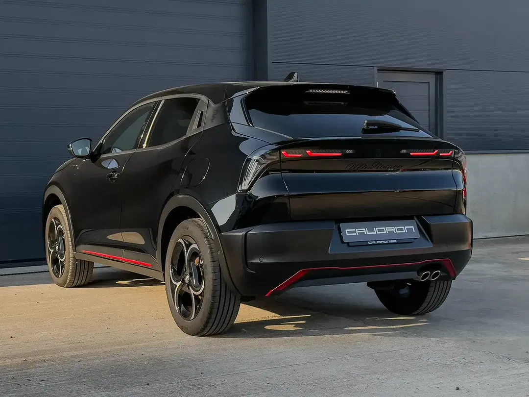 Alfa Romeo Junior 1.2 Hybrid - Thumbnail 6