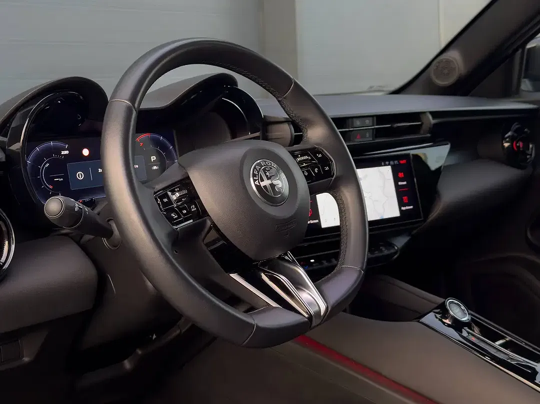 Alfa Romeo Junior 1.2 Hybrid - Thumbnail 9