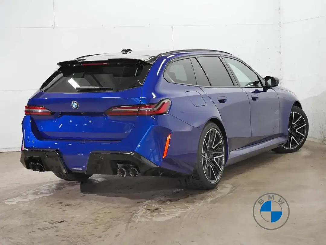 BMW M5 Touring - Thumbnail 3