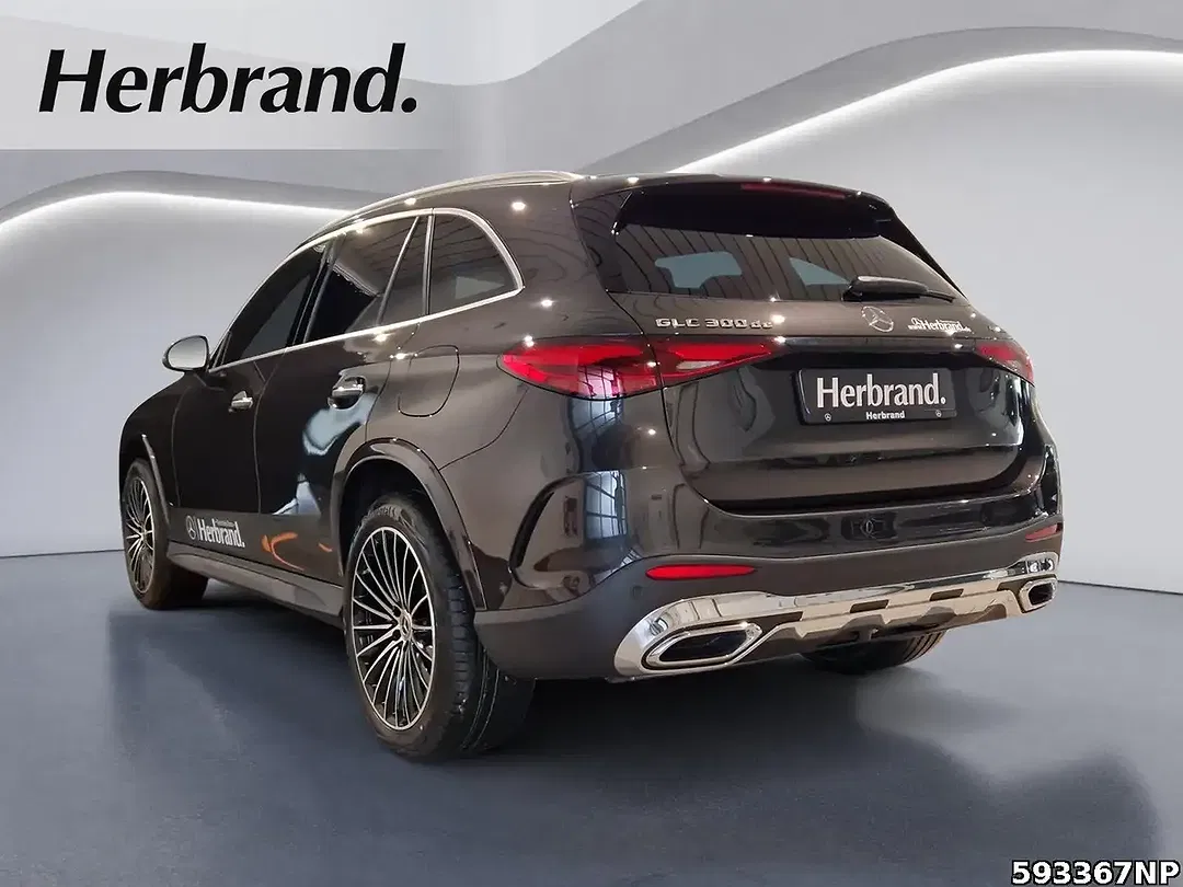 Mercedes-Benz GLC 300 4MATIC AMG - Thumbnail 4