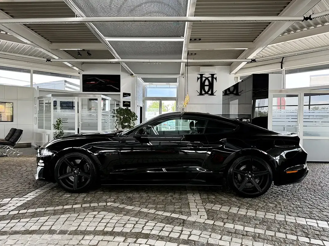 Ford Mustang GT - Thumbnail 11