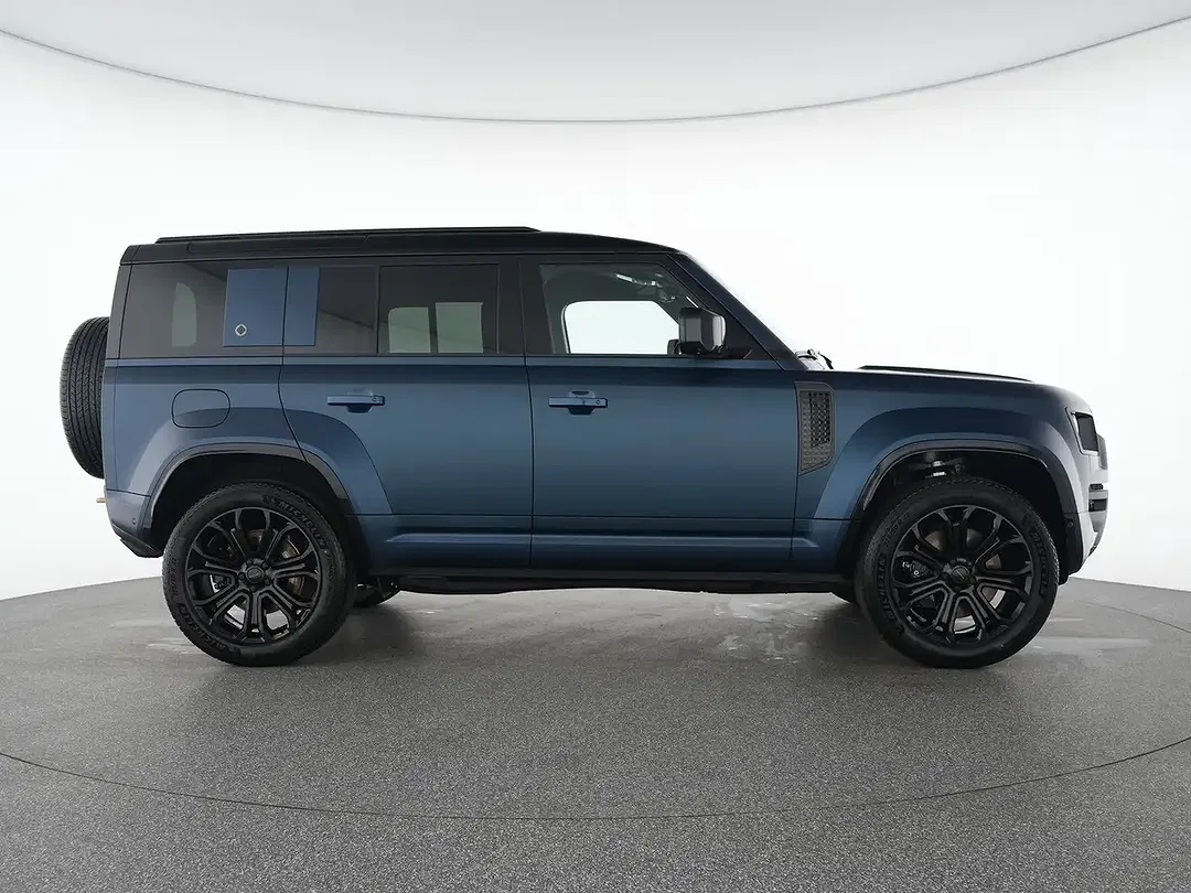 Land Rover Defender P635 OCTA 110 - Thumbnail 12