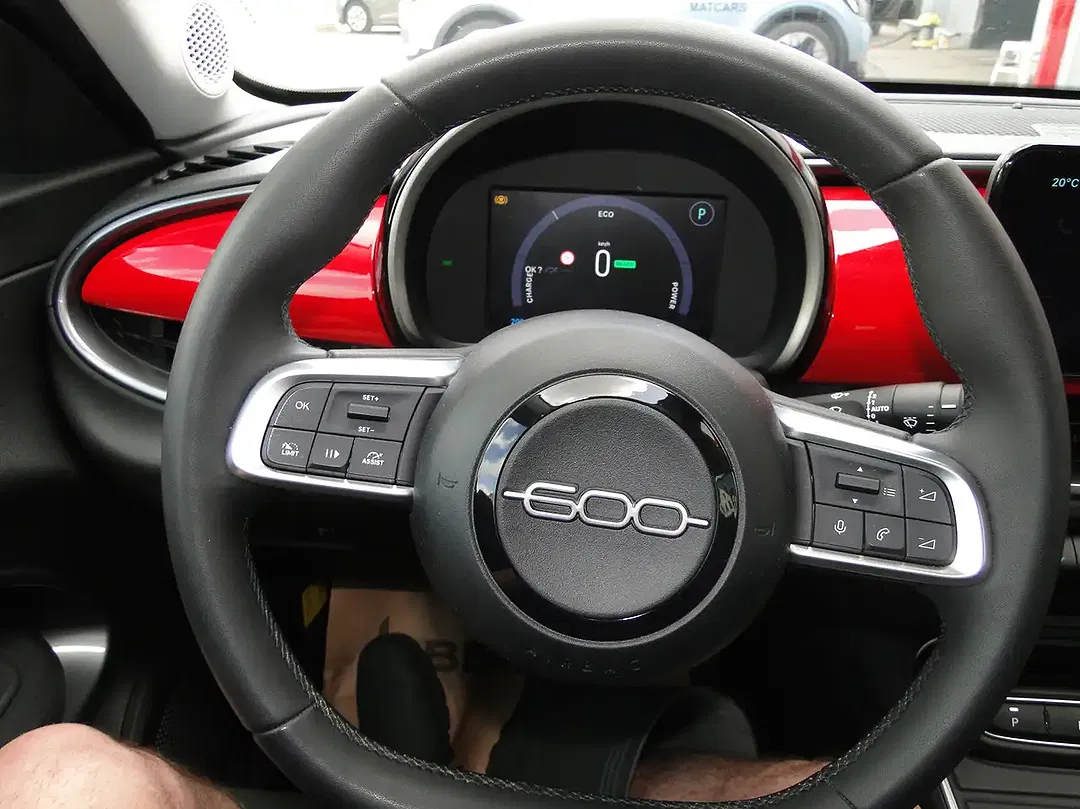 Fiat 600e RED - Thumbnail 13